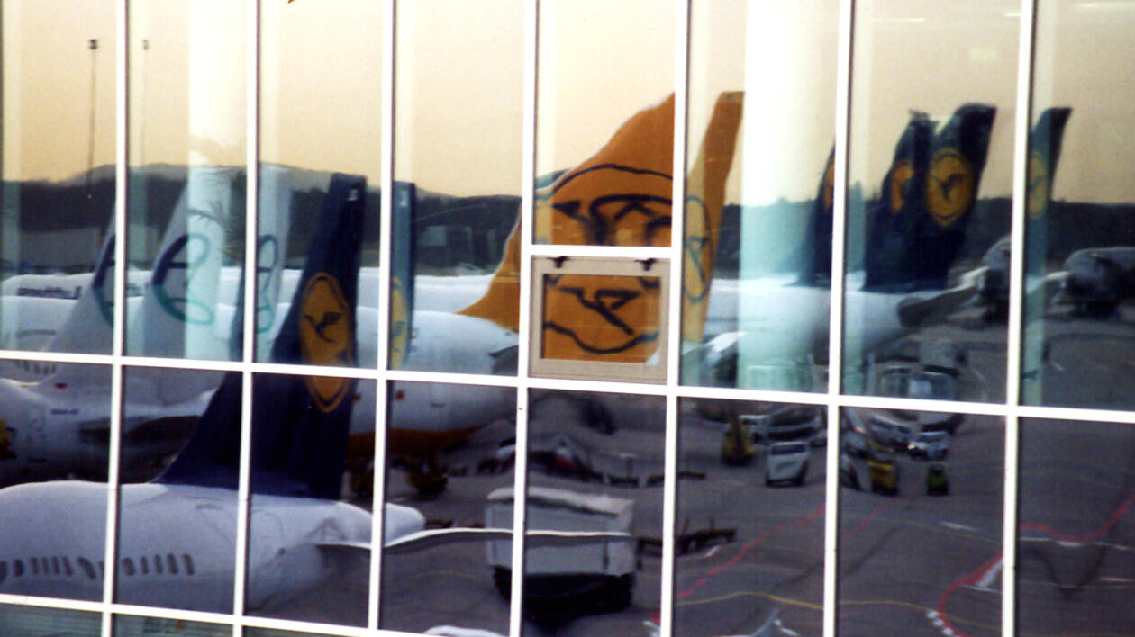 Lufthansa na długich trasach też już nie lata. 1400 odwołanych rejsów